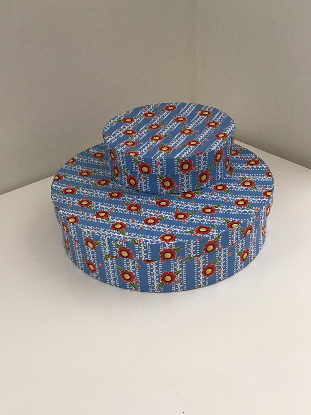 Vintage Mary Engelbreit nesting round cardboard storage/gift boxes